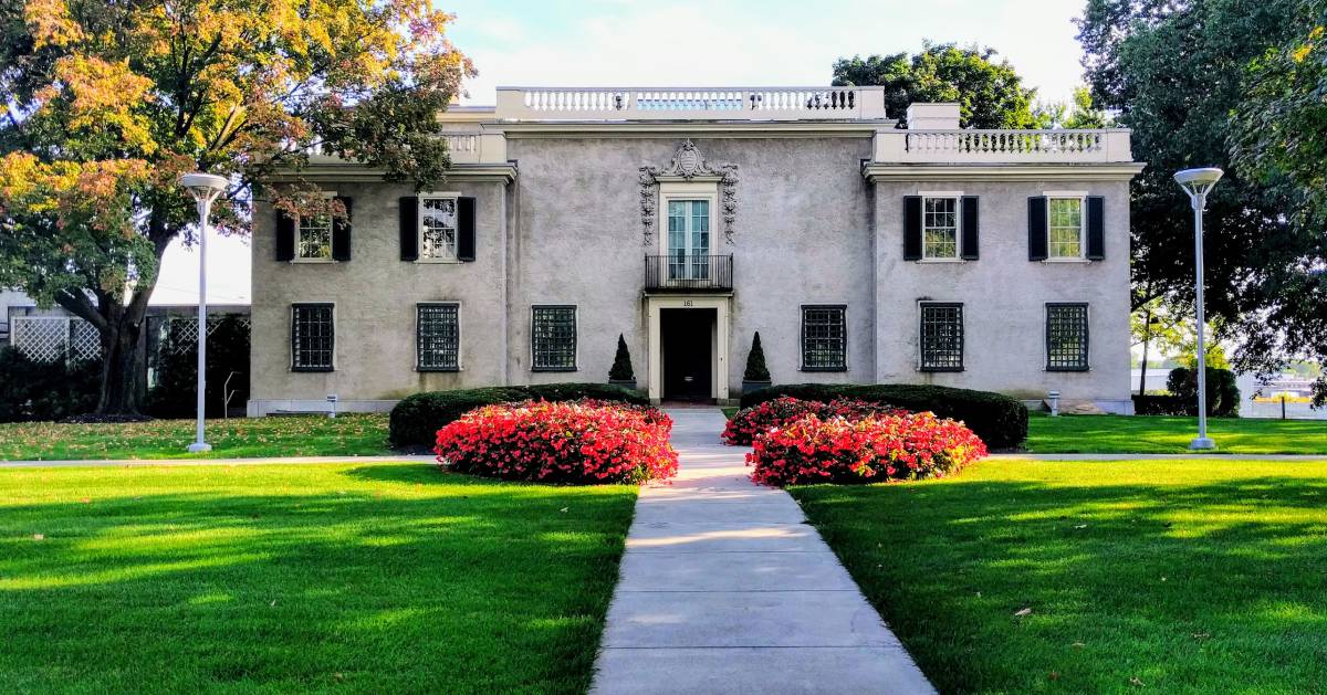 8 Great Places to Propose in Glens Falls NY - Unique Proposal Locations